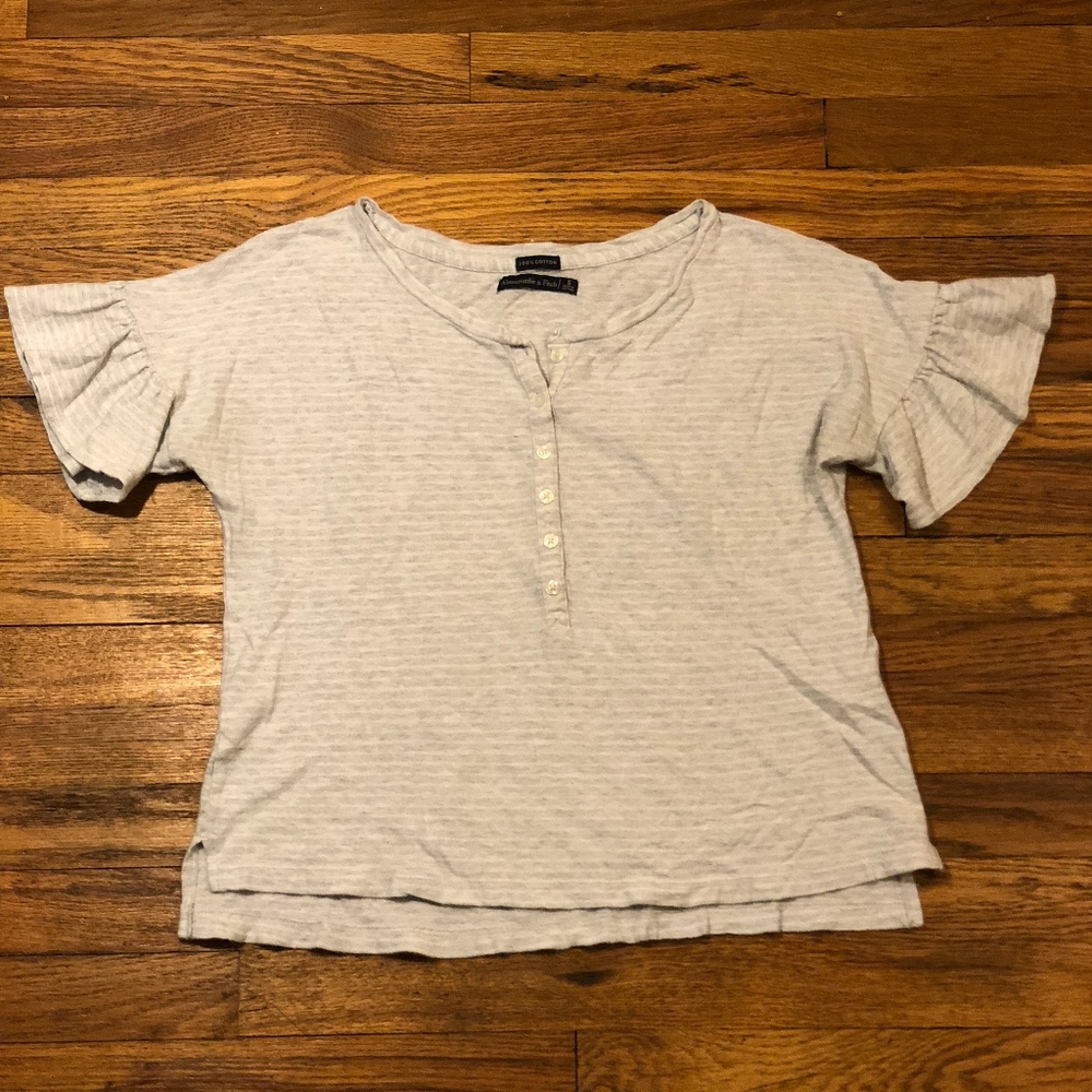 Ruffle Sleeve T